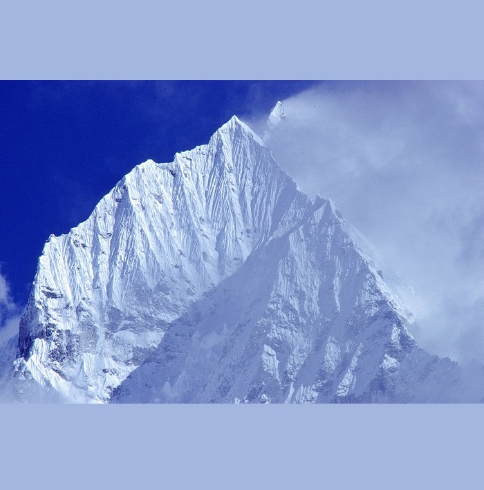 <strong>Il Thamserku alto 6600 metri</strong> è una montagna dell'Himalaya ad est di Namche Bazar. E’ considerata la porta di Khumbu. 