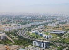 Neutrality Road - Ashgabat - 2015 (fonte Wikimedia Commons)